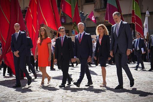 Félix Bolaños acompaña a S.M. Felipe VI en la Conferencia Internacional con motivo del día del parlamentarismo