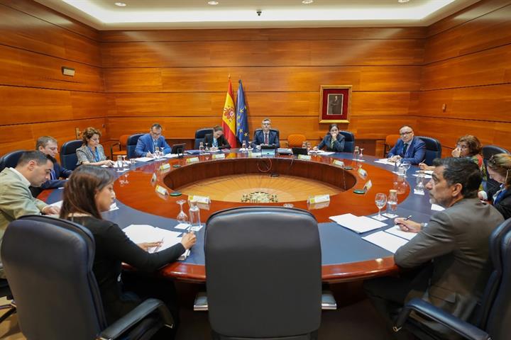 2/05/2025. Félix Bolaños preside una nueva reunión del Comité de Situación para evaluar el impacto del cese del suministro eléctrico
