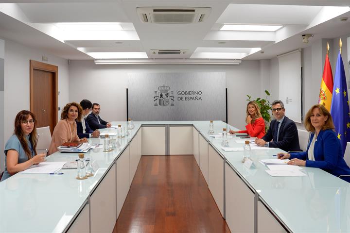 14/10/2025. Bolaños preside la Comisión Interministerial de seguimiento e impulso del Plan de Acción por la Democracia