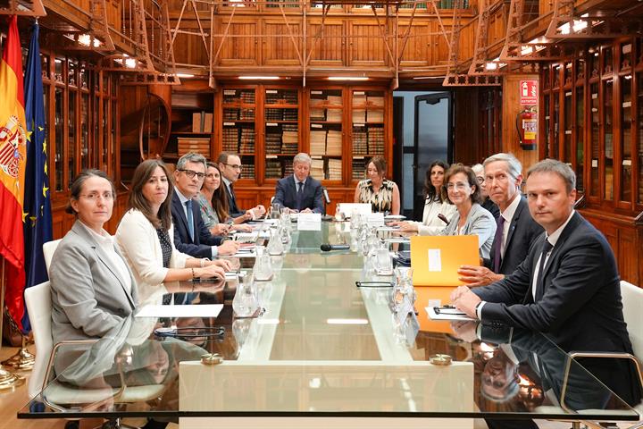 15/09/2025. Bolaños se reúne con la delegación de la Comisión de Venecia