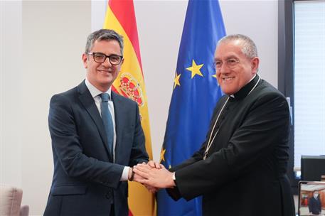 El ministro Bolaños se reúne con el nuncio apostólico, monseñor Piero Pioppo, para ultimar los detalles de la agenda del papa en su visita a España