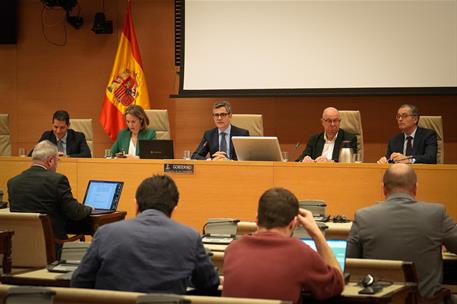 Bolaños defiende en el Congreso los valores constitucionales frente al autoritarismo y pone en valor la buena salud de la democracia española