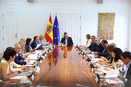 Félix Bolaños participa en la reunión extraordinaria del Consejo de Seguridad Nacional para abordar la situación de Ceuta
