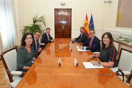 Félix Bolaños se reúne con los nuevos magistrados de enlace de España ante Francia, Estados Unidos y Canadá, y Reino Unido e Irlanda