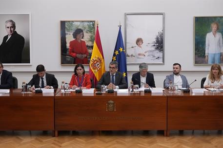 El ministro Bolaños preside la reunión de coordinación Estado - Iglesia con motivo de la visita del papa León XIV a España