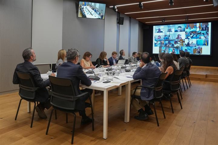 Bolaños anuncia a las comunidades autónomas su voluntad de crear y convocar en 2027 otras 700 plazas de jueces y fiscales
